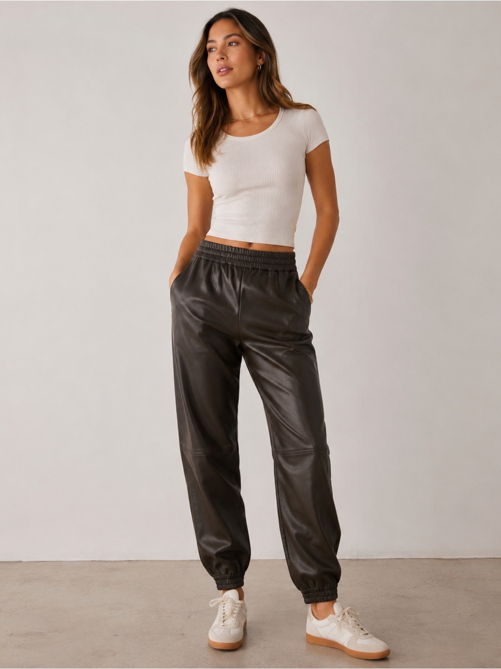 Aritzia Babaton Brown Vegan Leather Jogger Pants Size 4